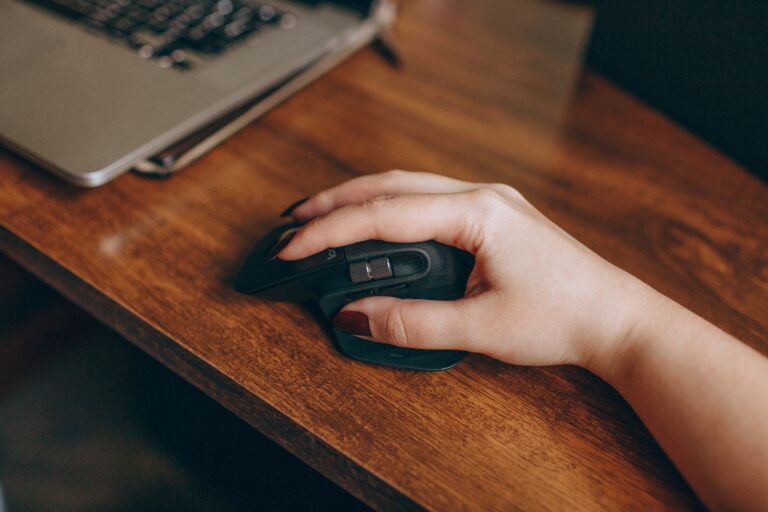 Ergonomic mouse and assistive tech for arthritis-friendly desk work